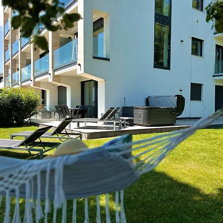 365balaton Apartmanok-garden شقة Alsóörs